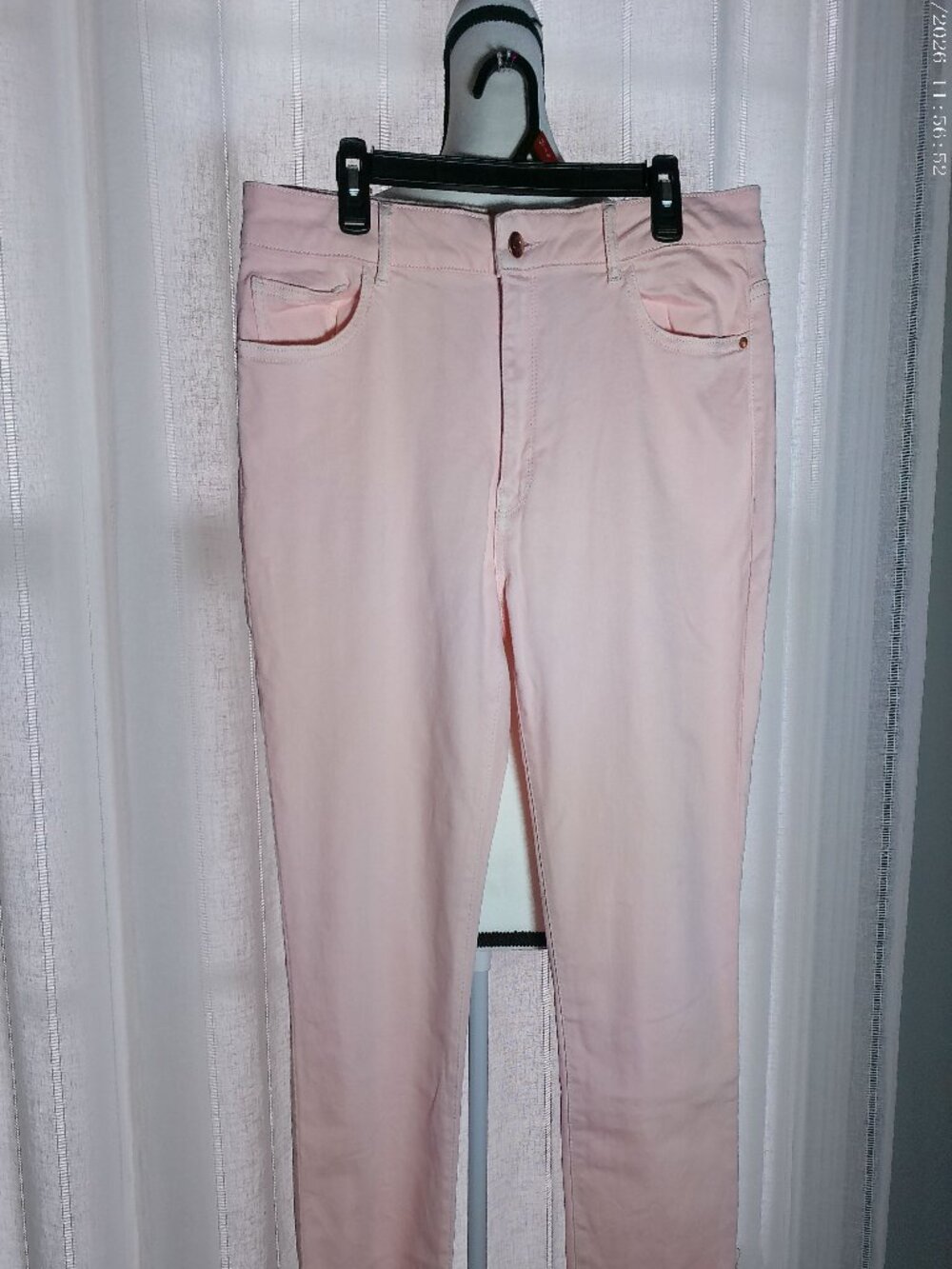 DL1961 NWOT 5 Pocket Button Zip Raw Hem Lght Peach Stretch Straight Leg Jeams 33